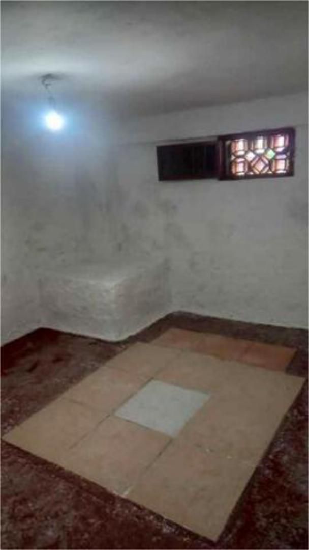 Box room to rent in  Granada Capital