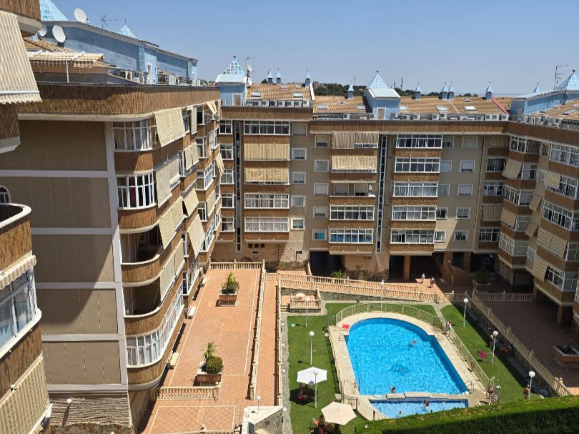 Vista exterior de Pis en venda en Cáceres Capital amb Aire condicionat, Calefacció i Parquet