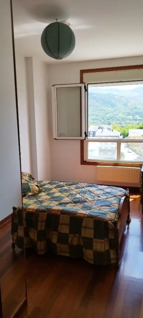 Piso en venta en Rúa Río Lor, Quiroga Habitación de Piso en venta en Quiroga con Calefacción, Parquet y Trastero