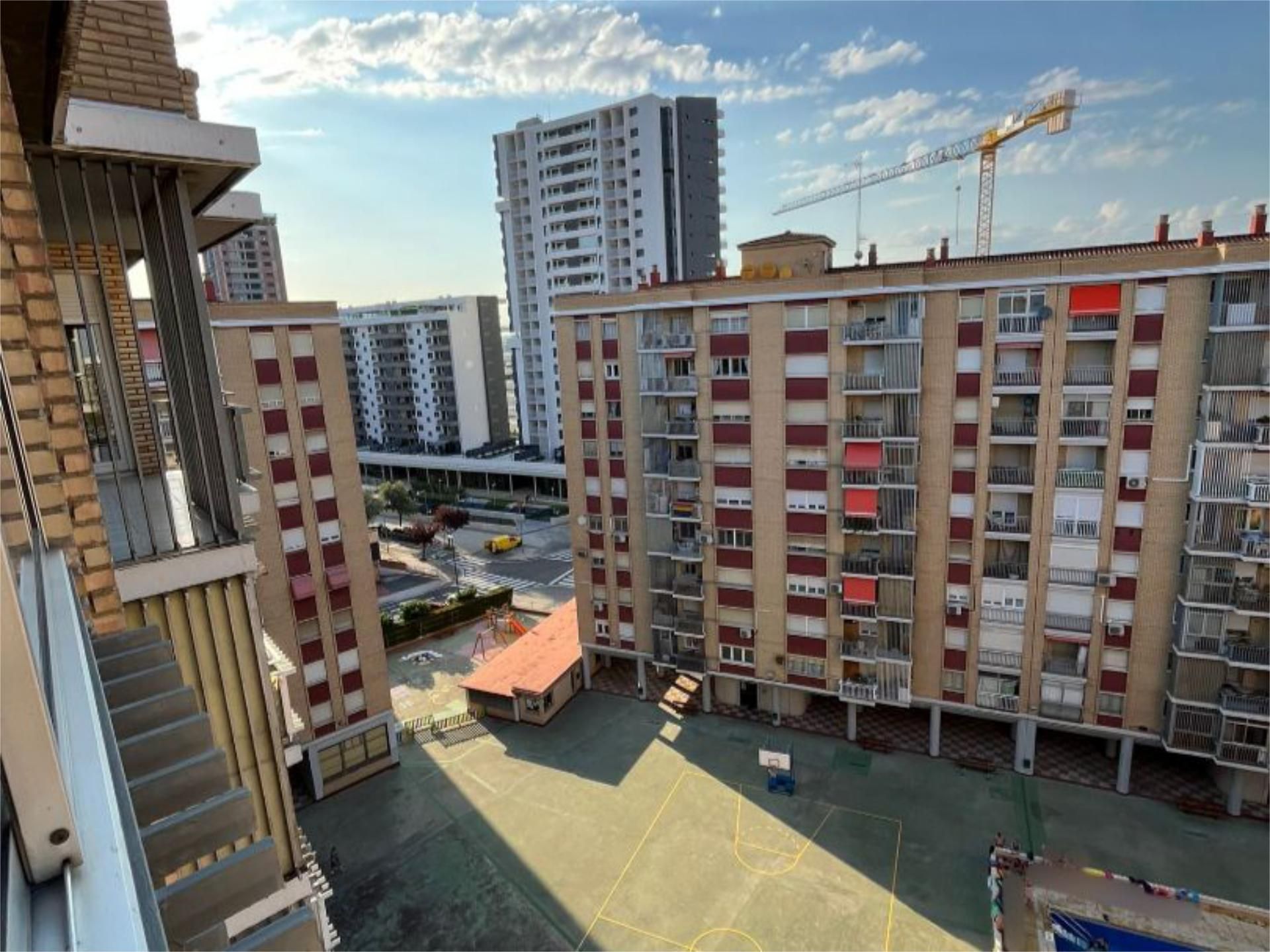 Exterior view of Flat to rent in  Zaragoza Capital  with Heating, Parquet flooring and Terrace