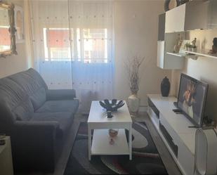 Sala d'estar de Apartament en venda en Viana amb Calefacció, Parquet i Moblat