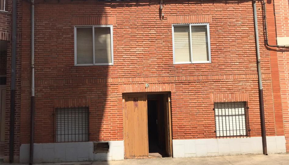 Casa adosada en venta en Calle la Seo, 15, Valencia de Don Juan, León - imagen 1 Foto 1 de Casa adosada en venta en Calle la Seo, 15, Valencia de Don Juan, León