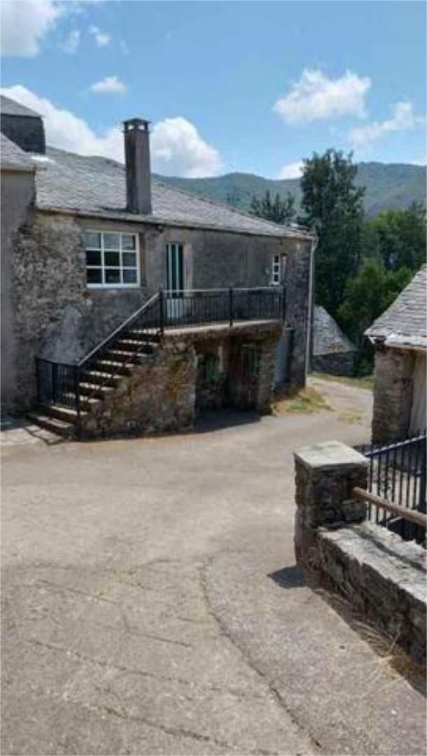 Exterior view of House or chalet for sale in Pedrafita do Cebreiro  with Terrace
