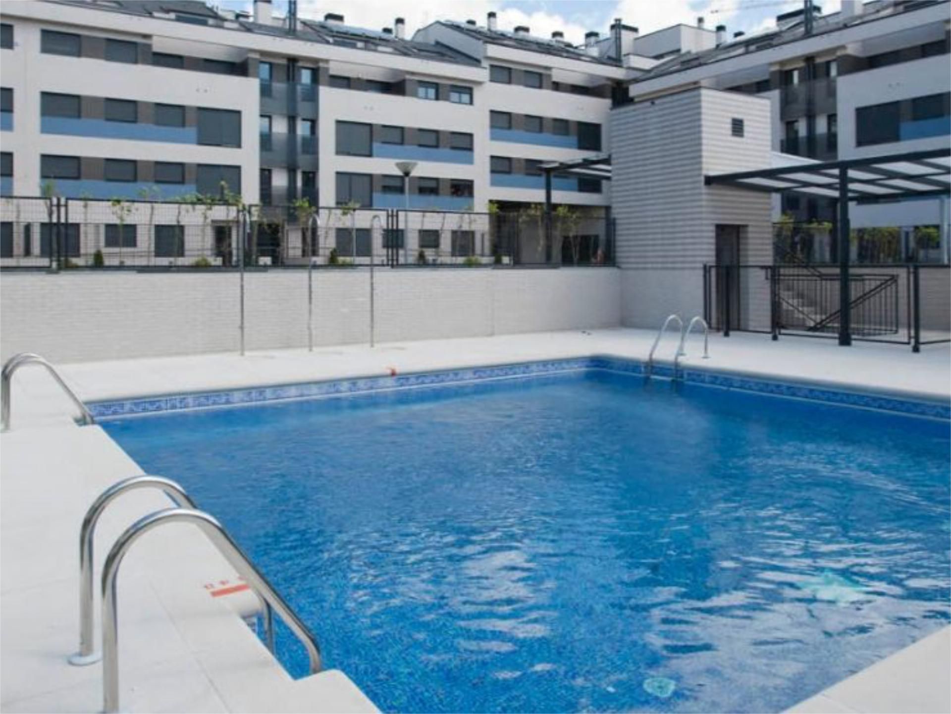 Swimming pool of Attic to rent in Pinto  with Air Conditioner, Heating and Terrace