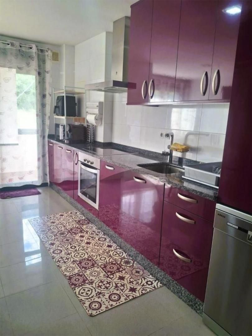 Cuina de Dúplex en venda en San Cibrao das Viñas amb Calefacció, Parquet i Moblat