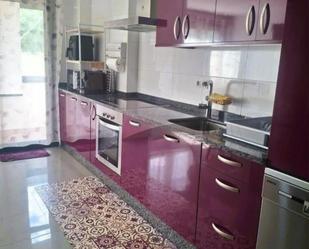 Cuina de Dúplex en venda en San Cibrao das Viñas amb Balcó