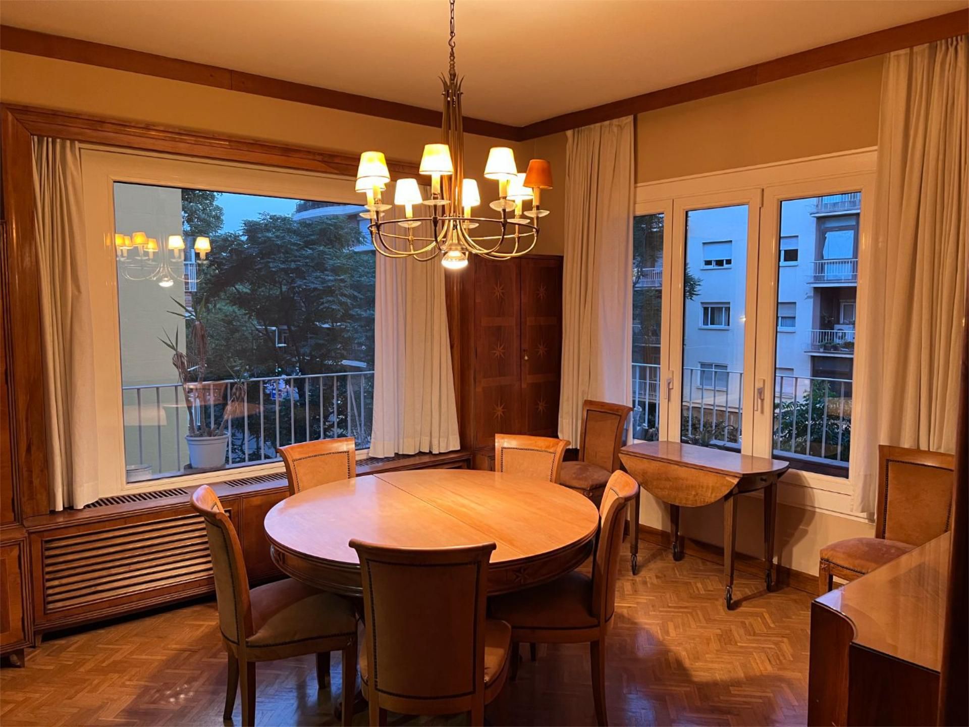 Dining room of Flat to rent in  Barcelona Capital  with Air Conditioner, Heating and Parquet flooring