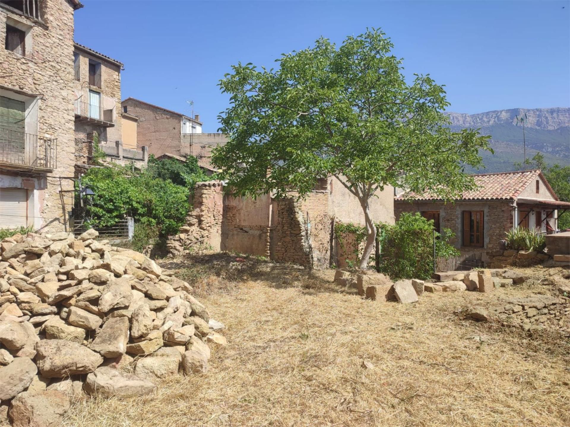 Country house zum verkauf in Carrer Sant Vicenç, 13, Àger Country house zum verkauf in Àger mit Privatgarten