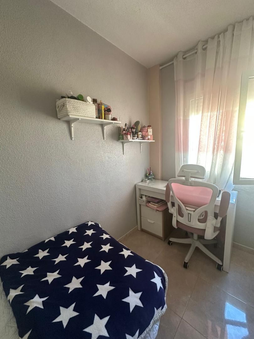 Bedroom of Flat to share in Málaga Capital  with Air Conditioner, Heating and Parquet flooring