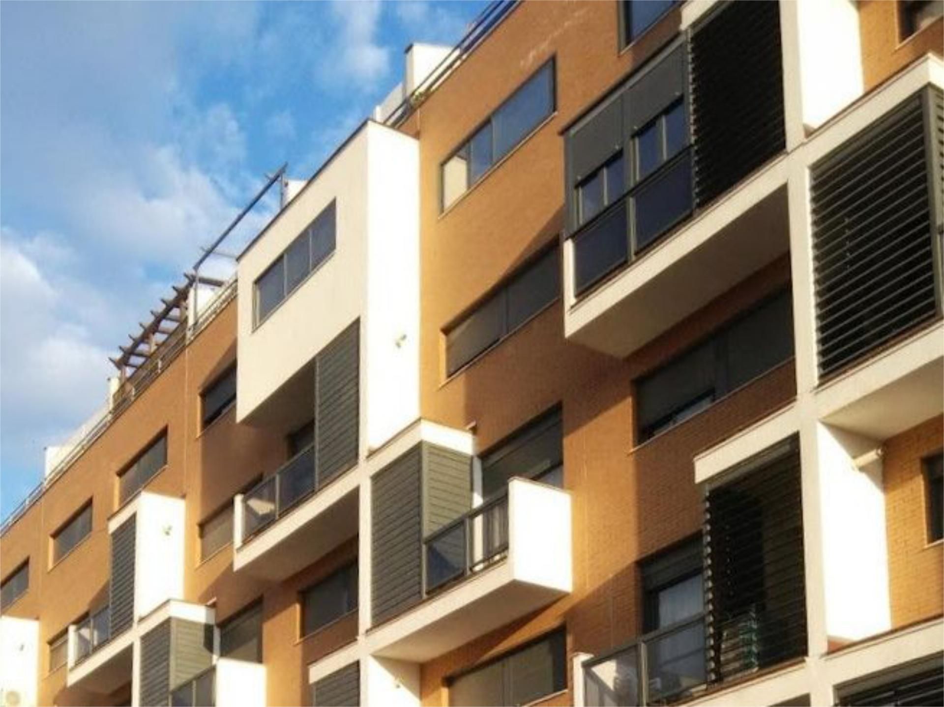 Vista exterior de Pis en venda en Guadalajara Capital amb Aire condicionat i Terrassa
