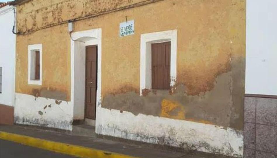 Casa adosada en venta en Calle Moheda, 15, Zahínos, Badajoz - imagen 1 Foto 1 de Casa adosada en venta en Calle Moheda, 15, Zahínos, Badajoz