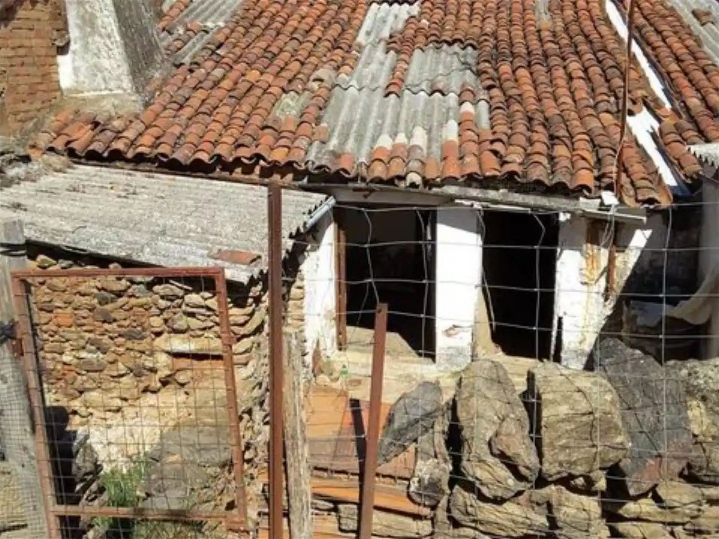 Casa adosada en venta en Calle Moheda, 15, Zahínos Vista exterior de Casa adosada en venta en Zahínos con Jardín privado