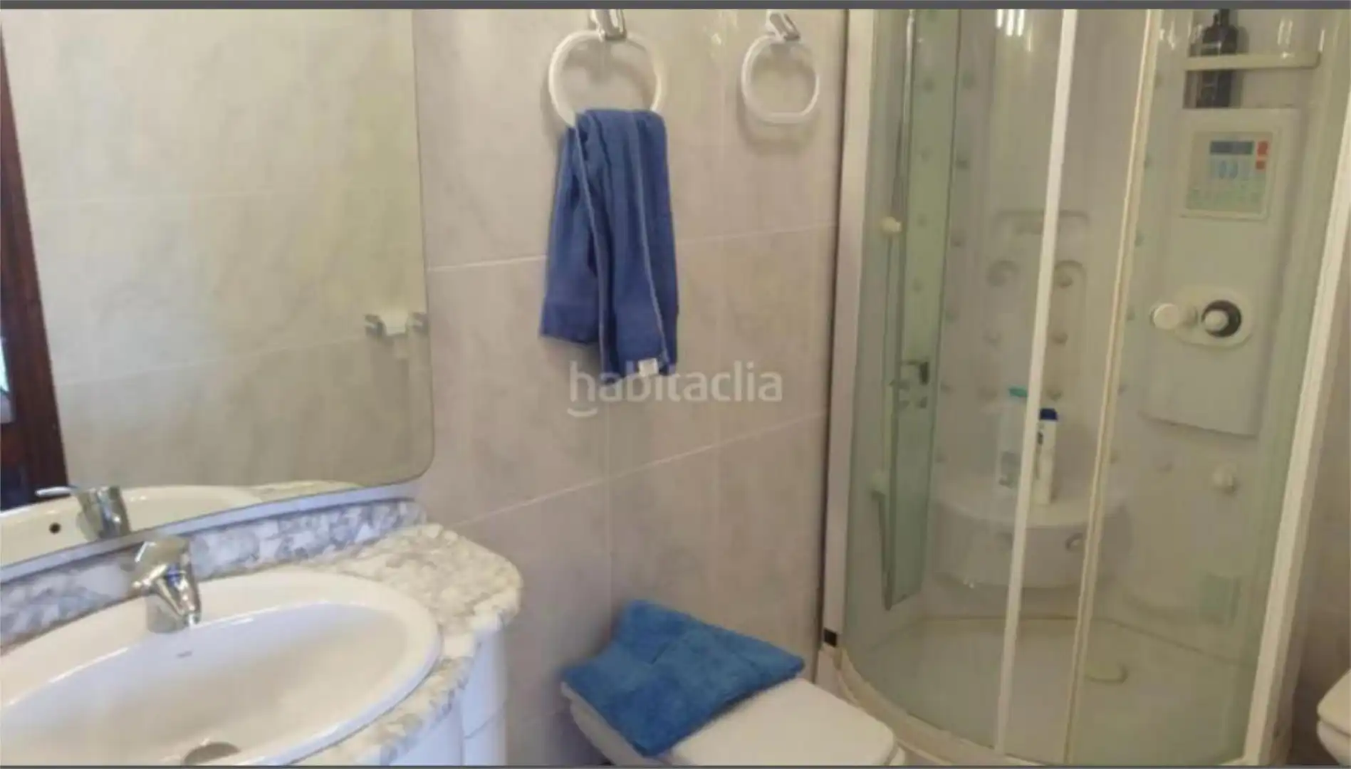 Houses for sale in Carrer del Mirador, 12, L'Ampolla Bathroom of Houses for sale in L'Ampolla with Air Conditioner, Heating and Private garden