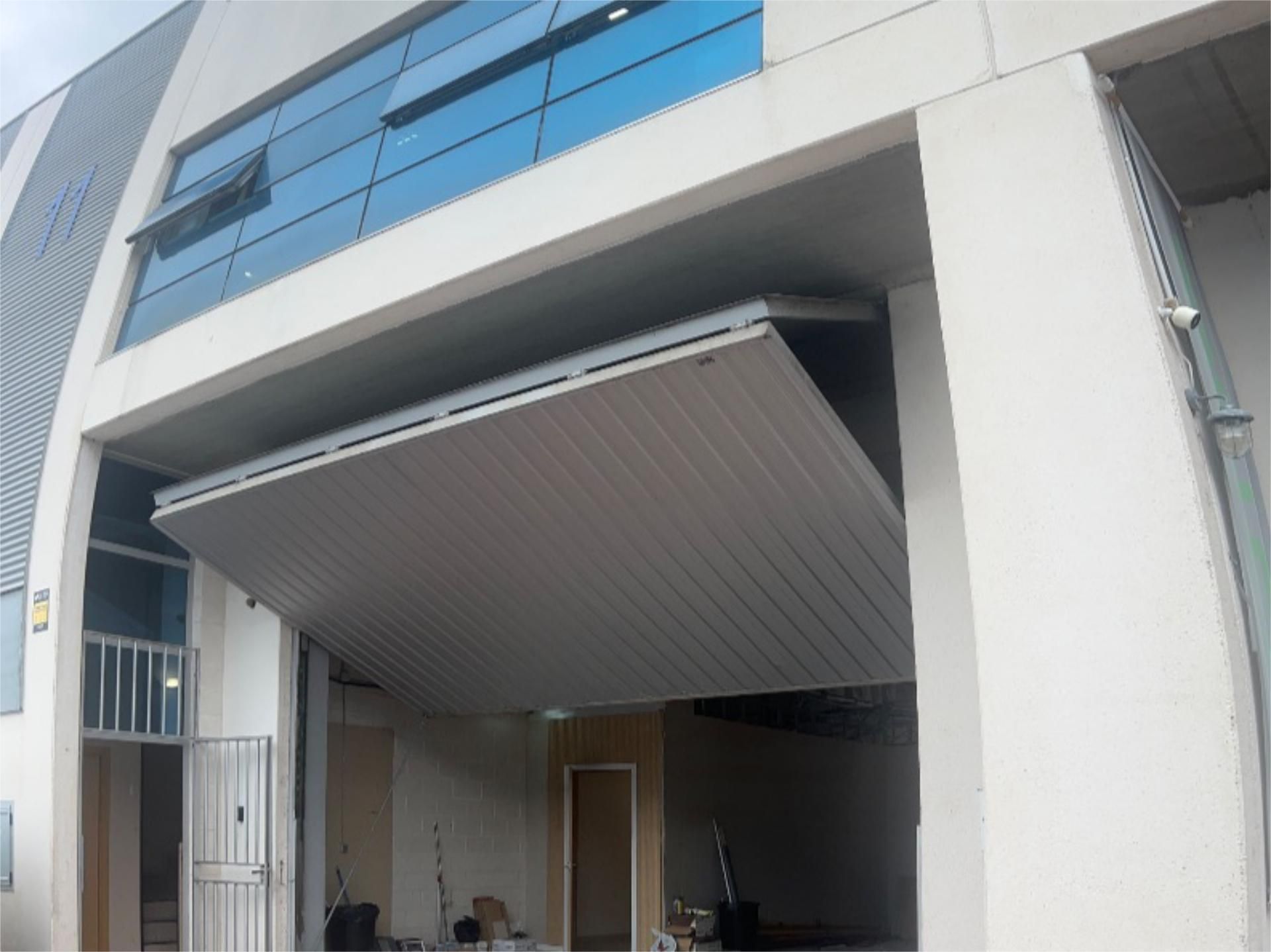 Exterior view of Premises for sale in Vitoria - Gasteiz  with Air Conditioner, Heating and Furnished