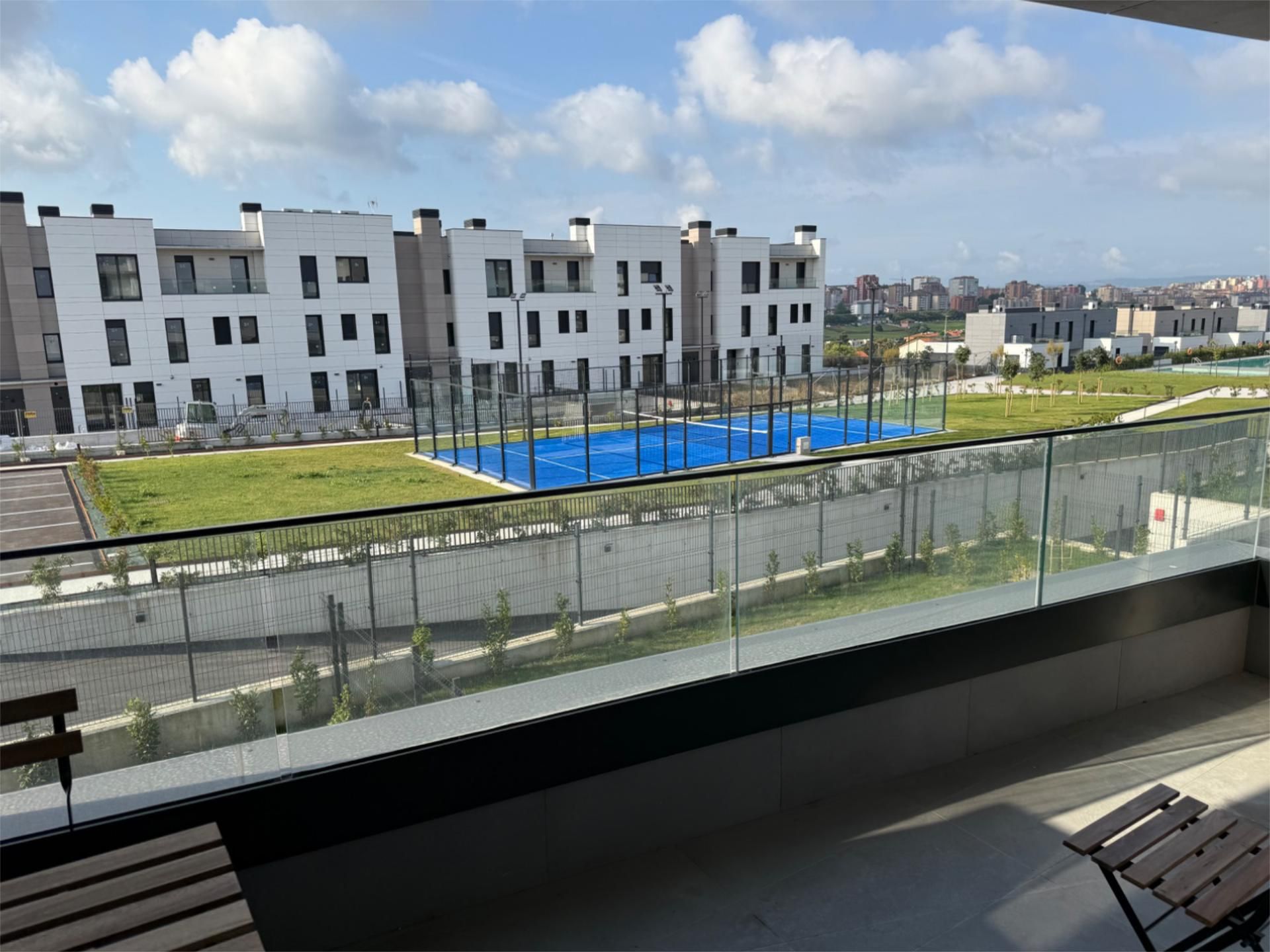 Swimming pool of Flat to rent in Santander  with Air Conditioner, Heating and Private garden