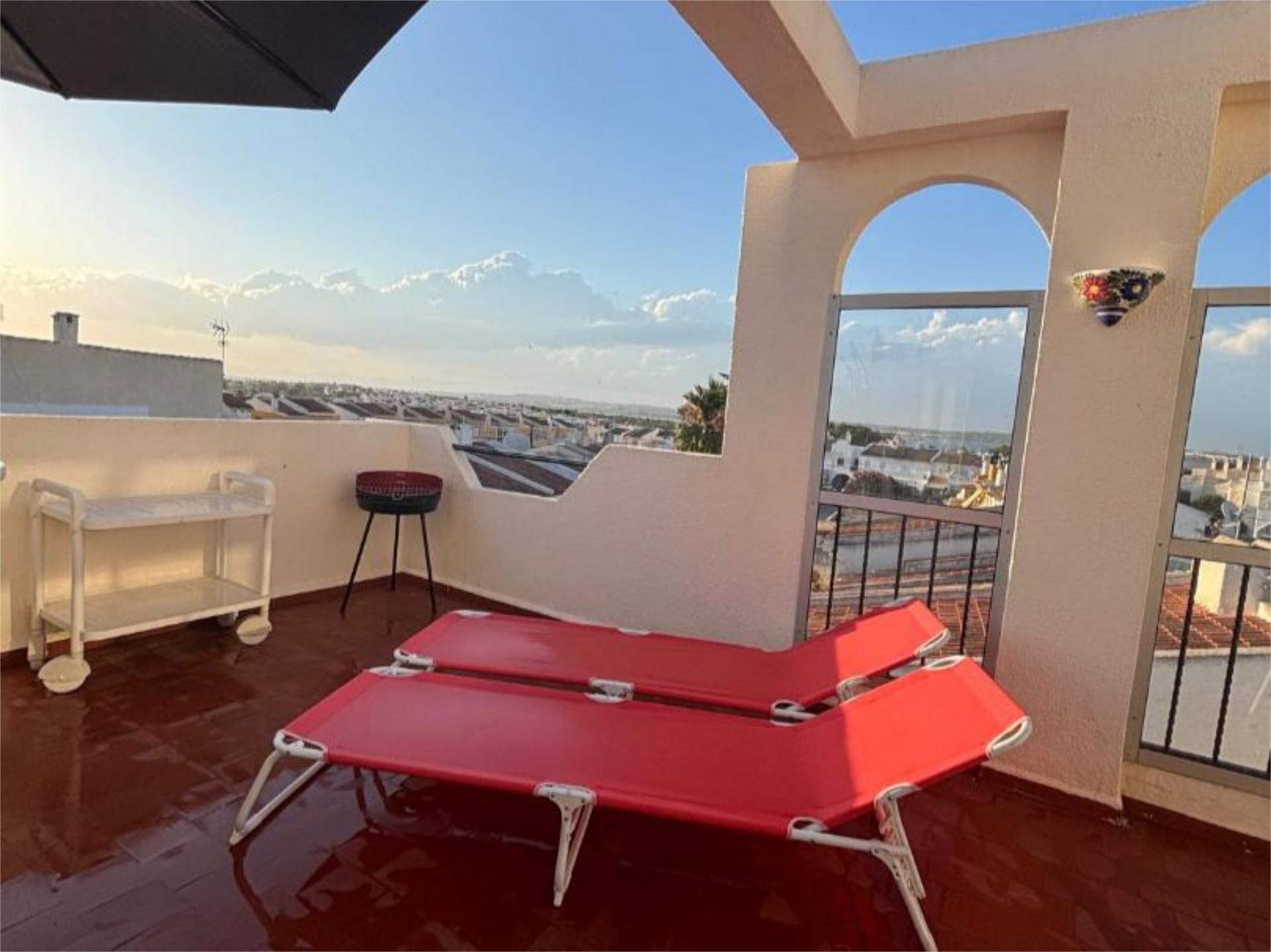 Terrassa de Pis de lloguer en Torrevieja amb Aire condicionat, Calefacció i Terrassa