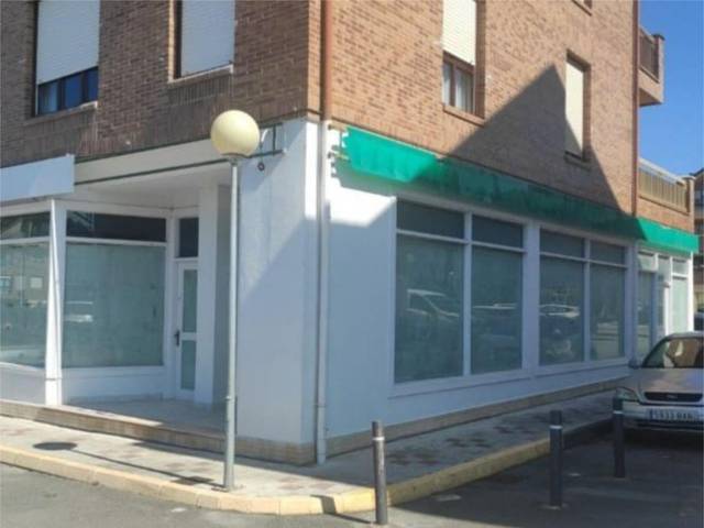 Local comercial en Alquiler en Urbanización Los Rosales, 3 en Santa María de Cayón