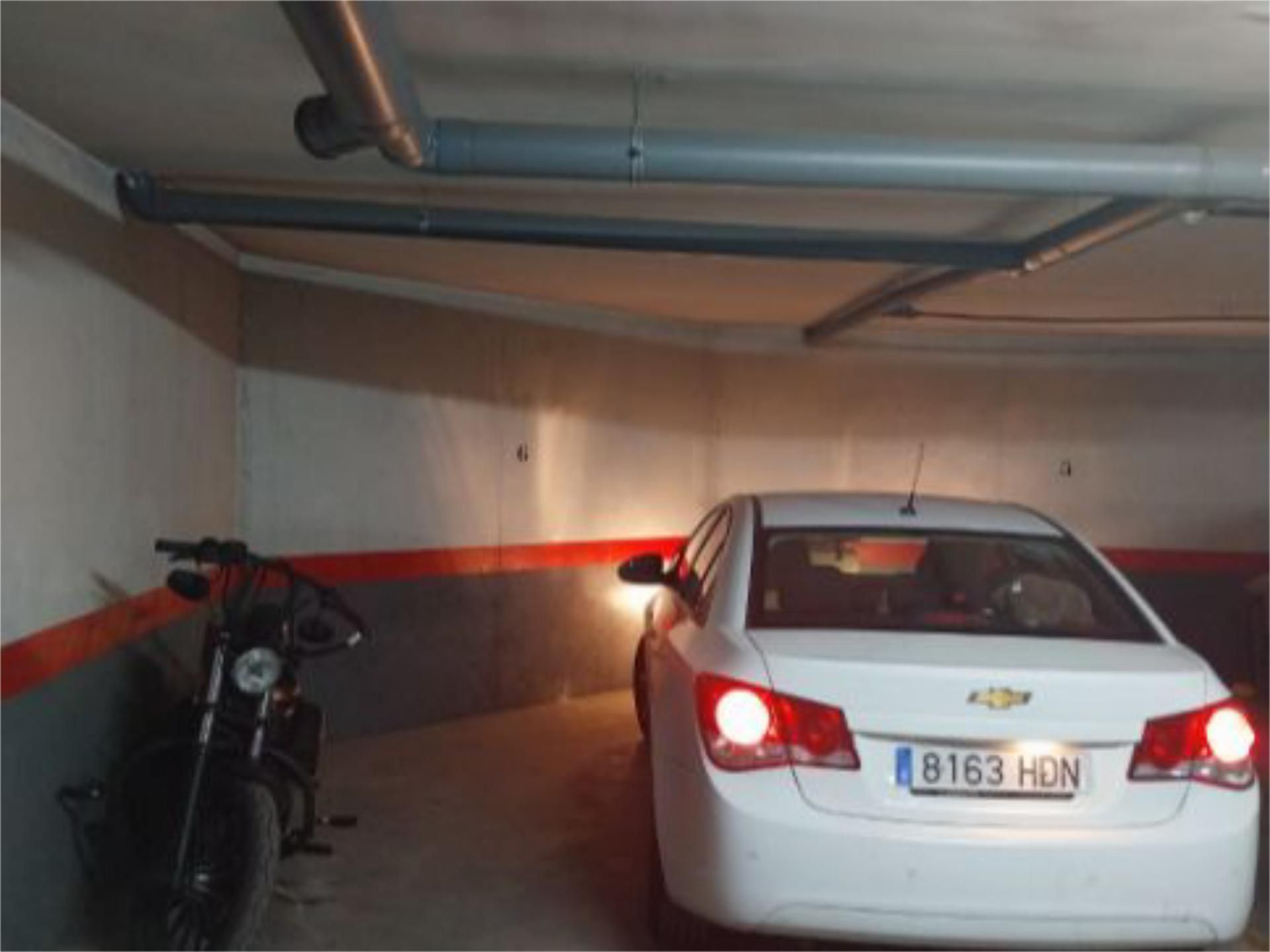 Parking of Garage to rent in Pinto