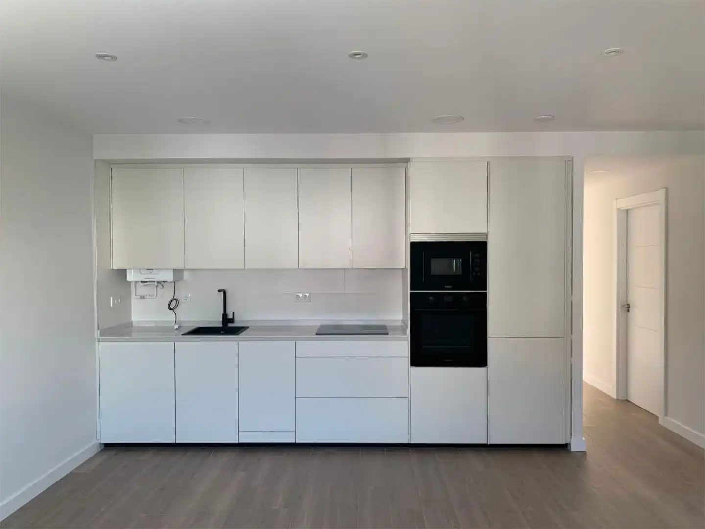 Wohnung zum Verkauf in Rúa Río Arenteiro, 1, Ventiun Küche von Wohnung zum Verkauf in Ourense Capital mit Heizung, Parkett und Terrasse
