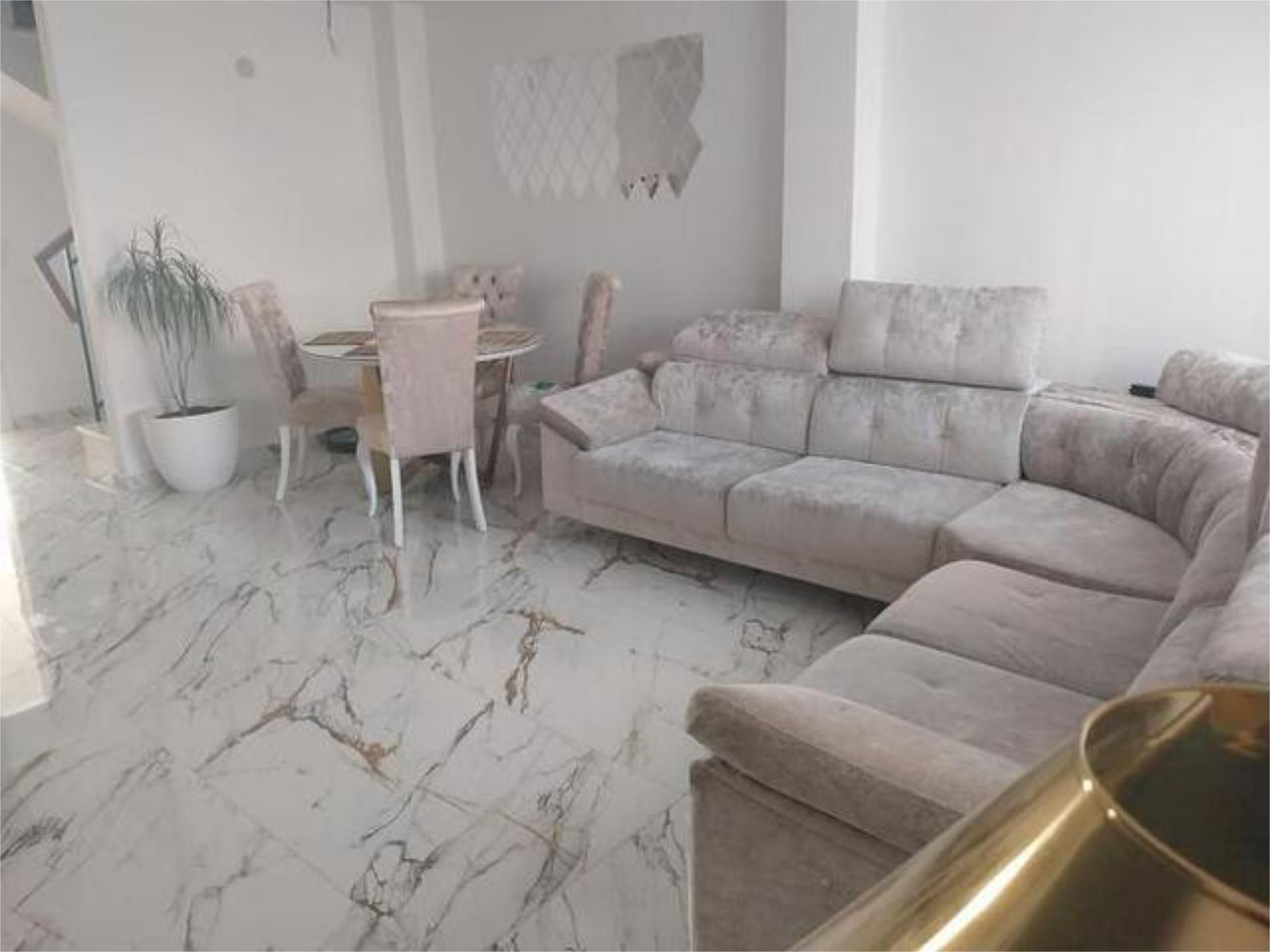 Casa o xalet per a compartir a Residencial Triana - Barrio Alto