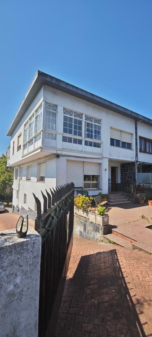 Exterior view of Study to rent in Oleiros  with Parquet flooring, Furnished and Oven