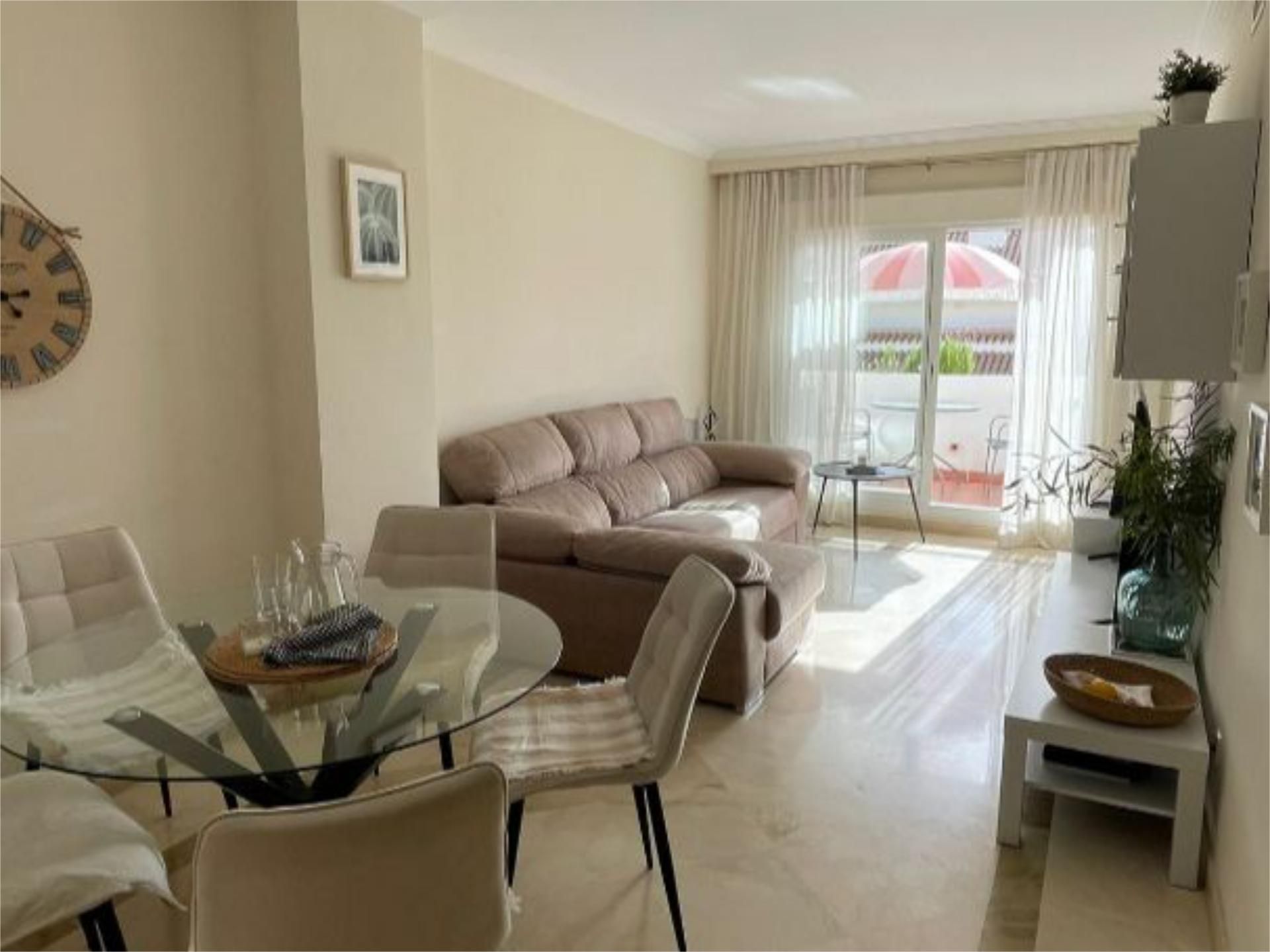 Living room of Flat for sale in Mijas  with Air Conditioner, Swimming Pool and Balcony