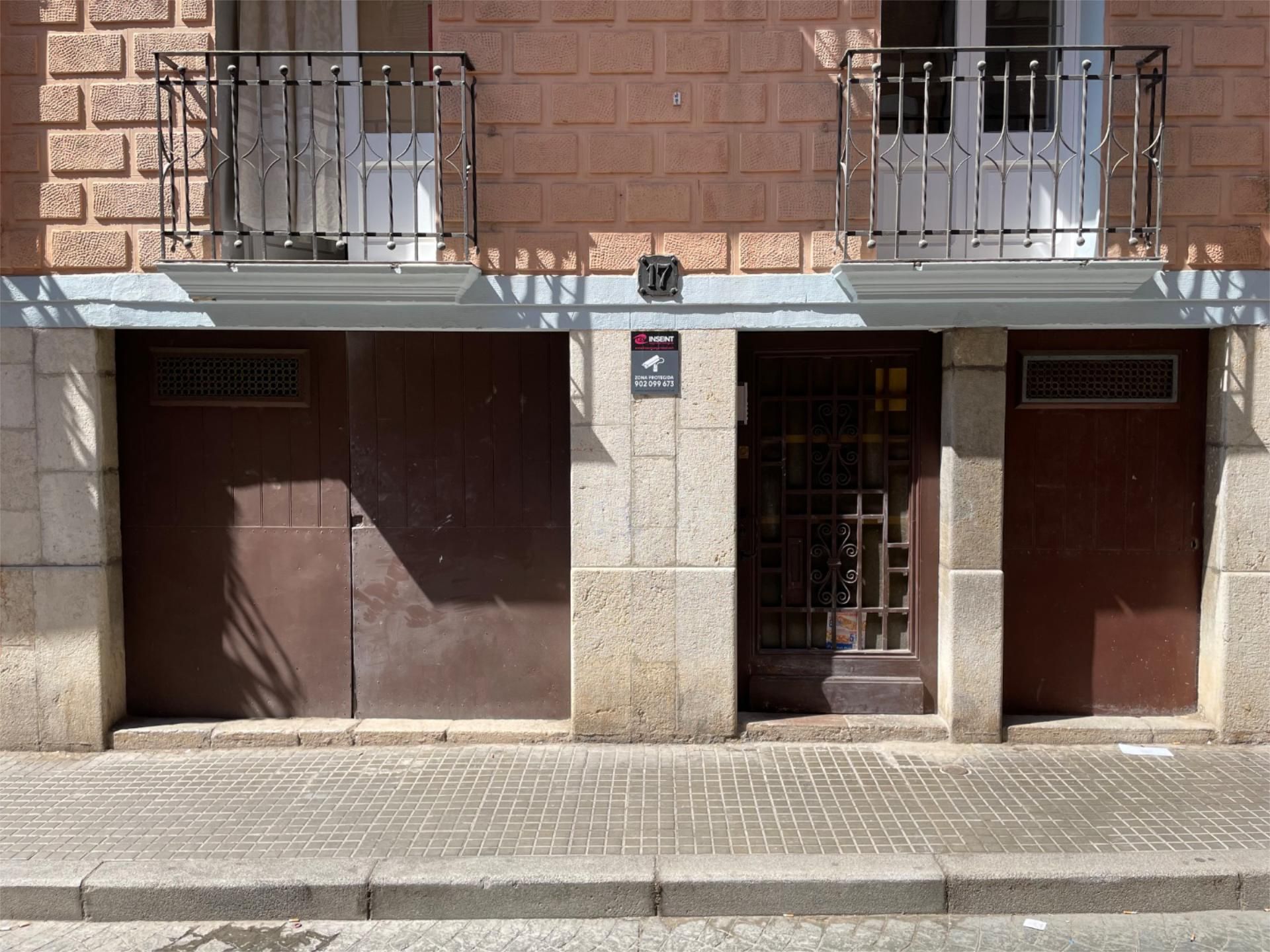 Vista exterior de Traster en venda en Reus