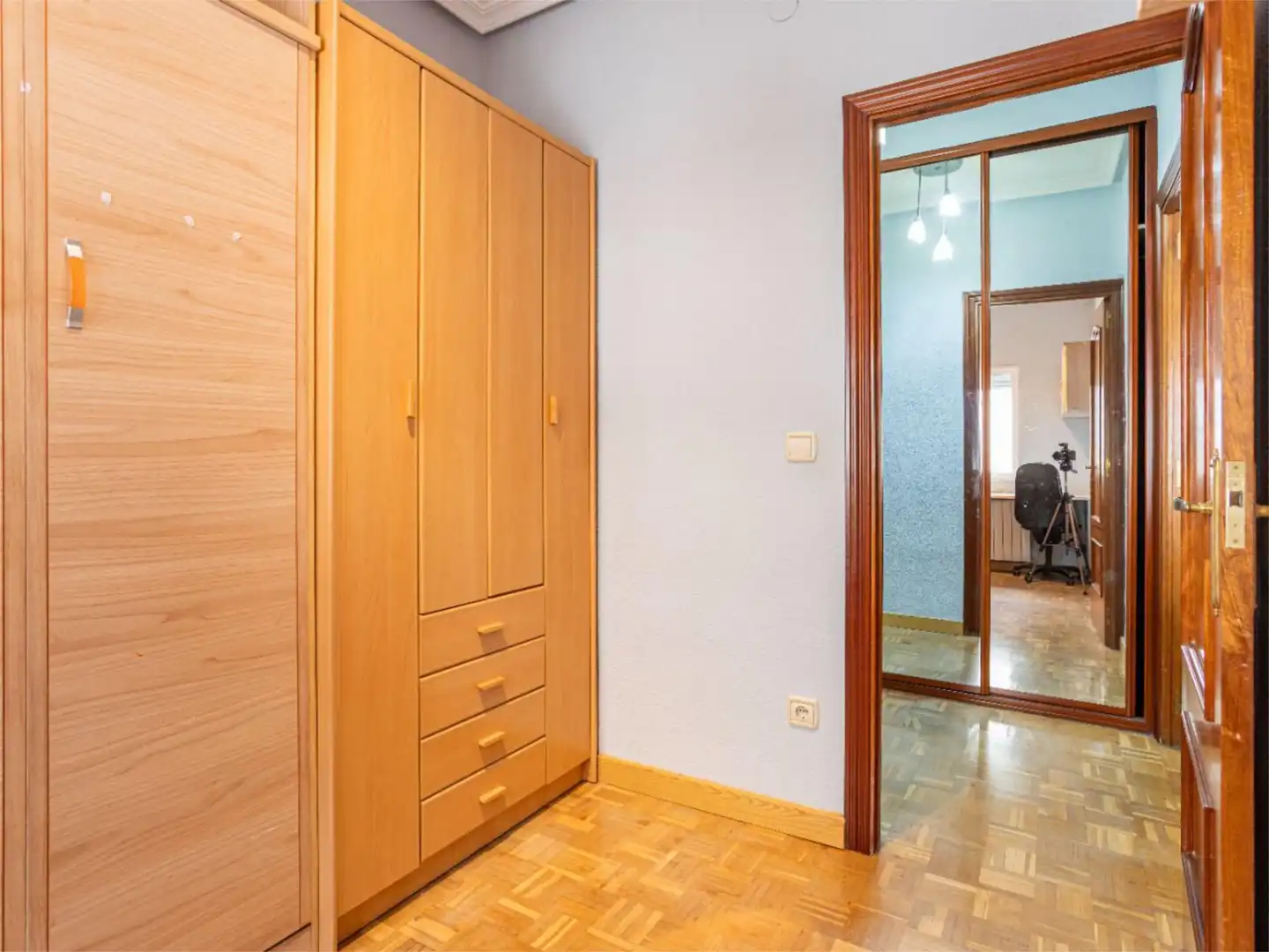 Bedroom of Flat for rent in Madrid  with Air Conditioner, Heating and Parquet flooring
