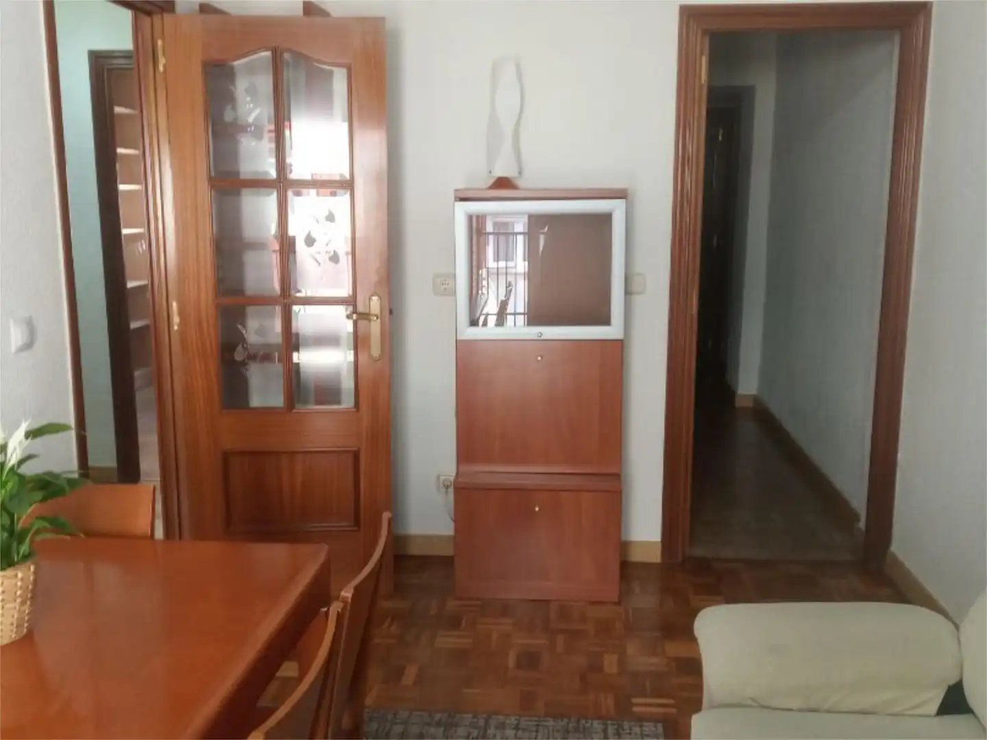 Living room of Flat for rent in Madrid  with Air Conditioner, Heating and Parquet flooring