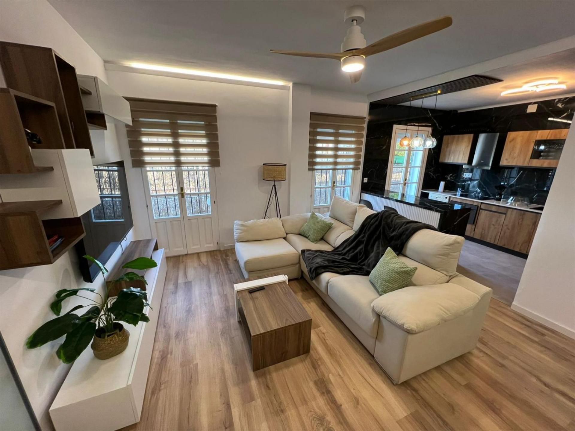 Living room of Flat to rent in Llerena  with Air Conditioner, Heating and Furnished