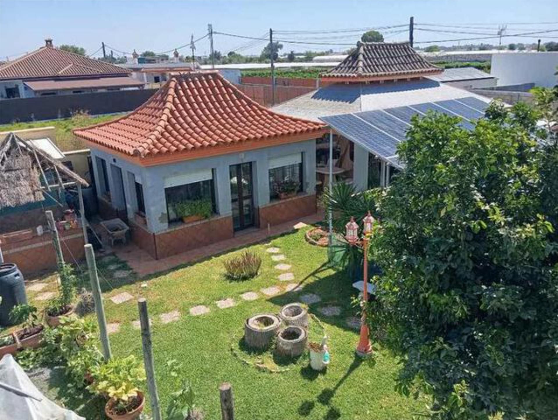 Jardí de Casa adosada en venda en Chipiona