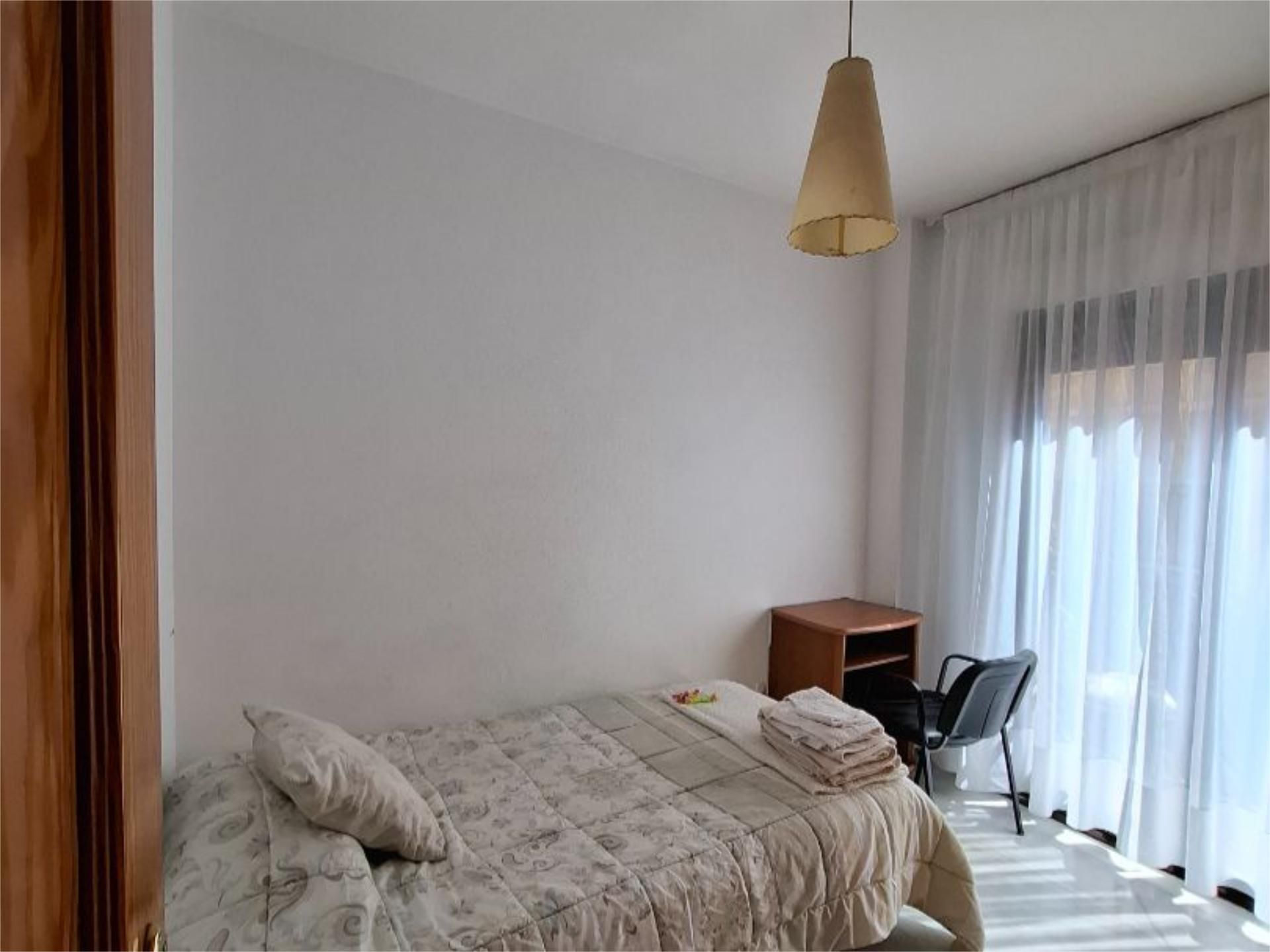 Bedroom of Flat to share in La Zubia  with Air Conditioner, Heating and Furnished