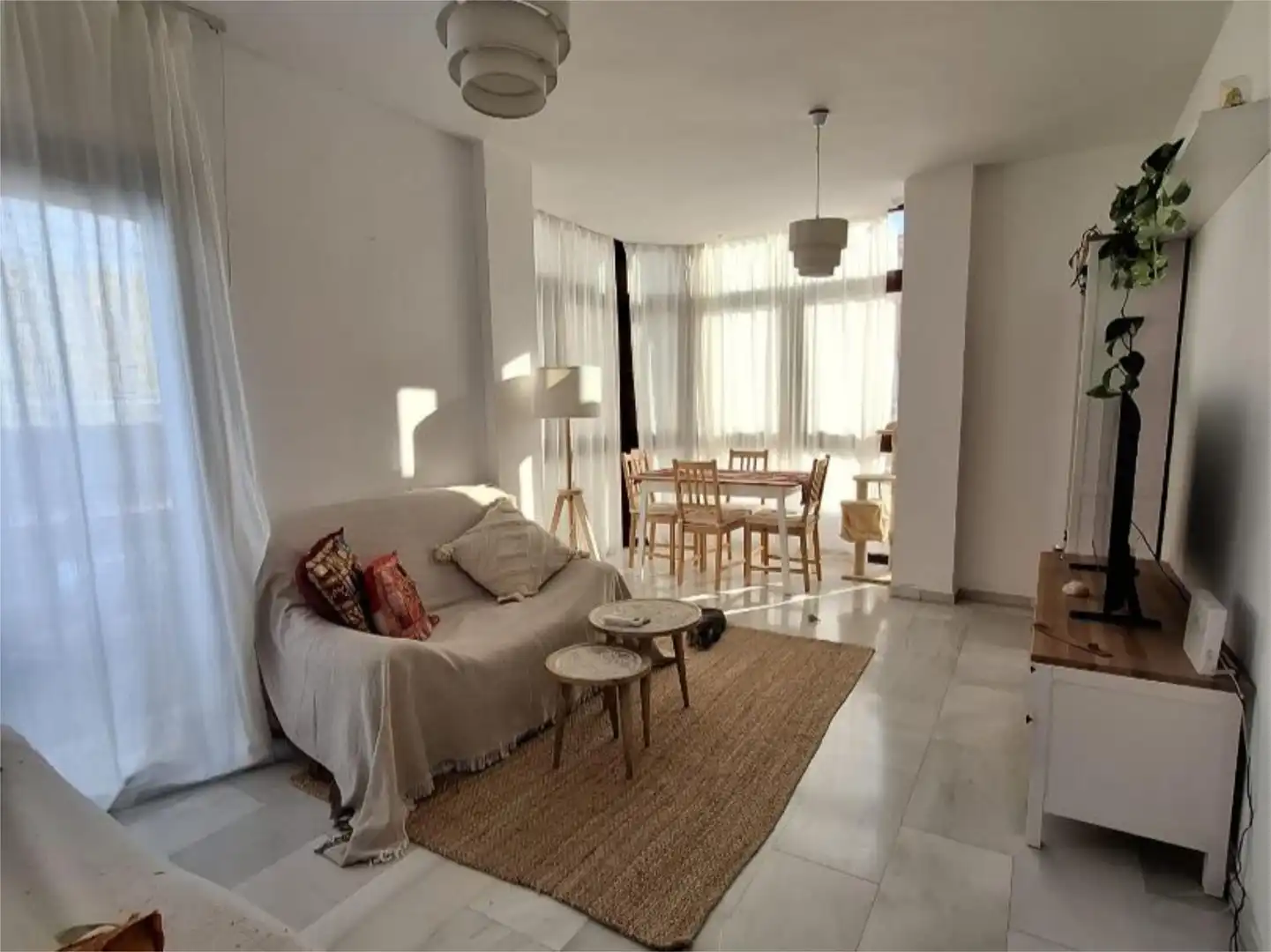 Zimmer in Calle Jazmín, 1, La Zubia Ciudad Wohnzimmer von Wohnung zur untervermieten in La Zubia mit Klimaanlage, Heizung und Möbliert