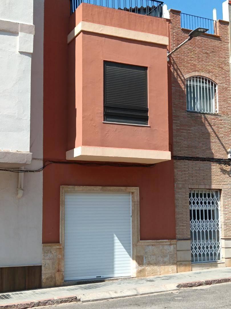 Vista exterior de Planta baixa en venda en La Vall d'Uixó amb Aire condicionat
