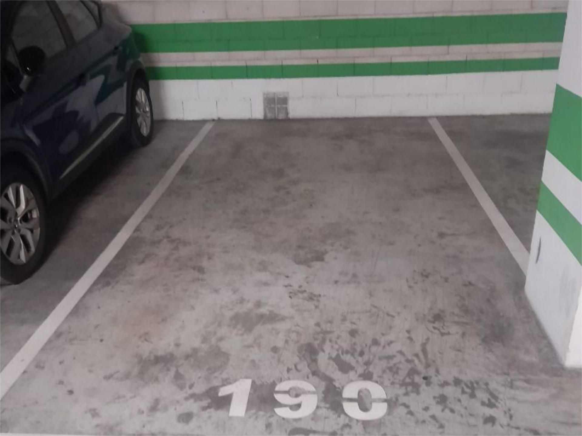 Aparcament de Garatge de lloguer en  Sevilla Capital