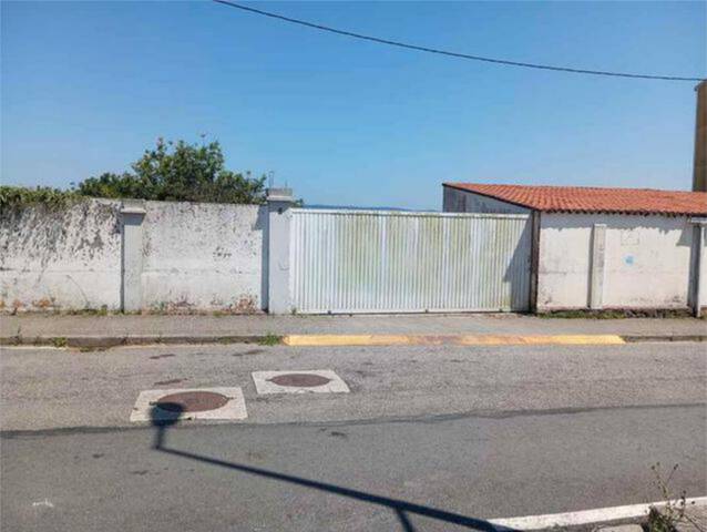 Local comercial en Alquiler en A Malata - Catabois - Ciudad Jardín