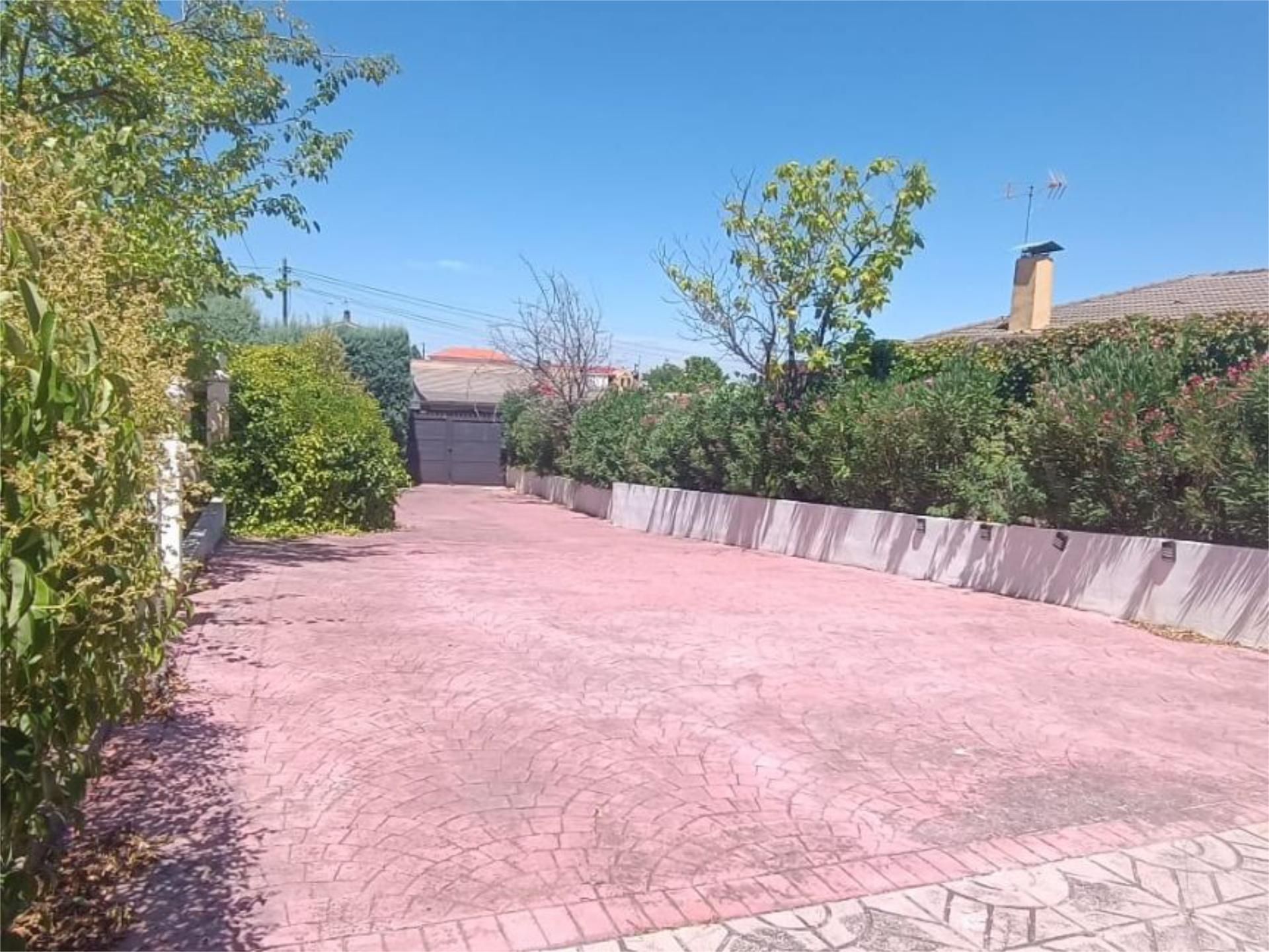 Exterior view of House or chalet for sale in El Viso de San Juan  with Air Conditioner, Terrace and Swimming Pool