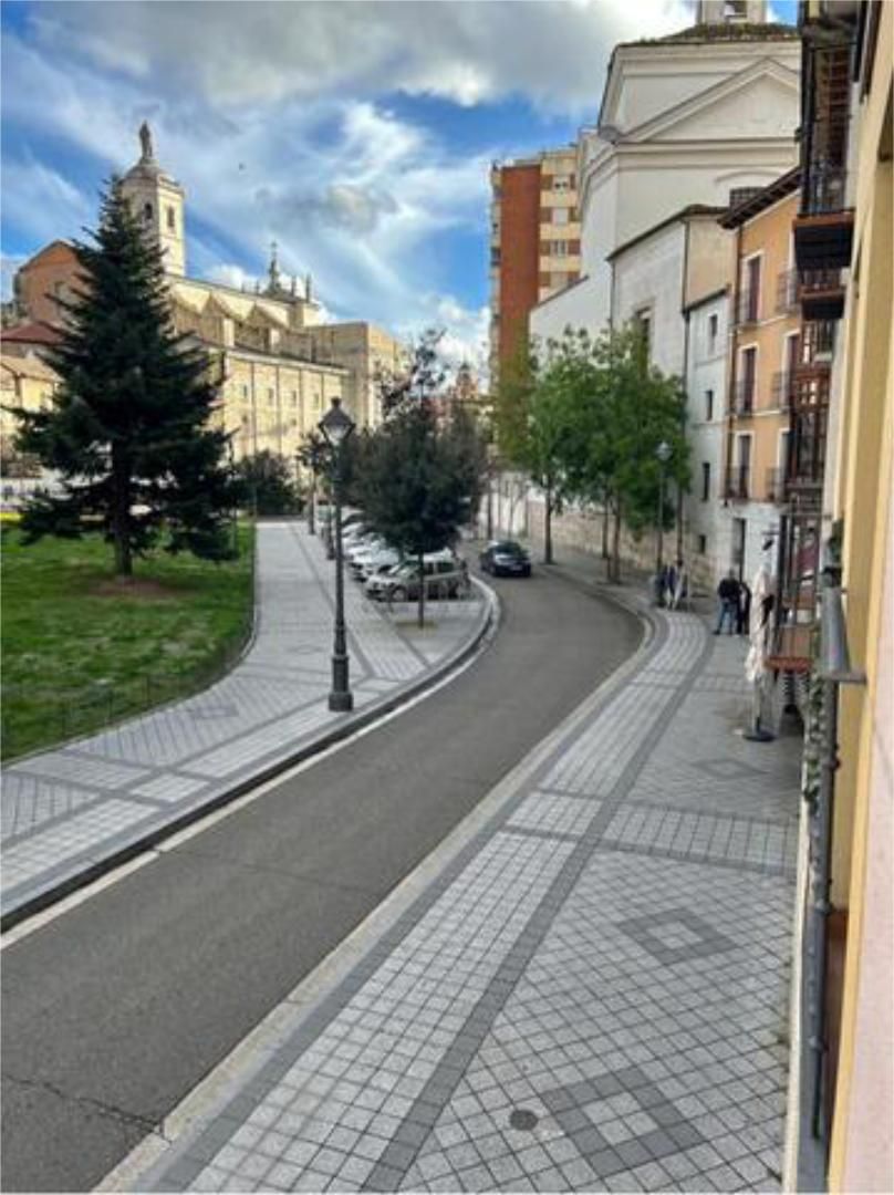 Exterior view of Apartment to rent in Valladolid Capital  with Heating, Storage room and Furnished