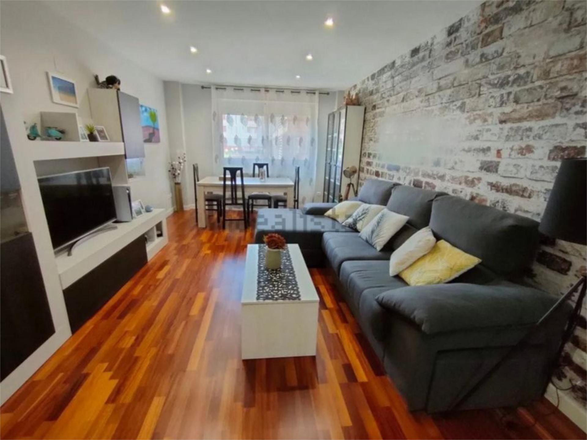 Living room of Flat to rent in  Zaragoza Capital  with Air Conditioner, Heating and Parquet flooring