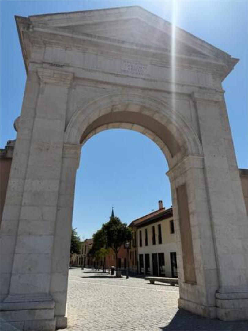 Vista exterior de Pis en venda en Alcalá de Henares amb Calefacció