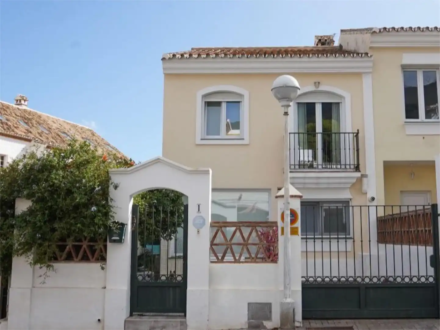 Detached homes for sale in Los Nadales - Tio Charles Exterior view of Detached homes for sale in Benalmádena with Air Conditioner, Heating and Private garden