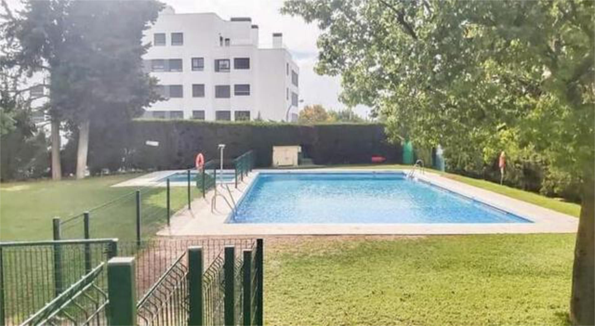 Piscina de Apartament de lloguer en Marbella