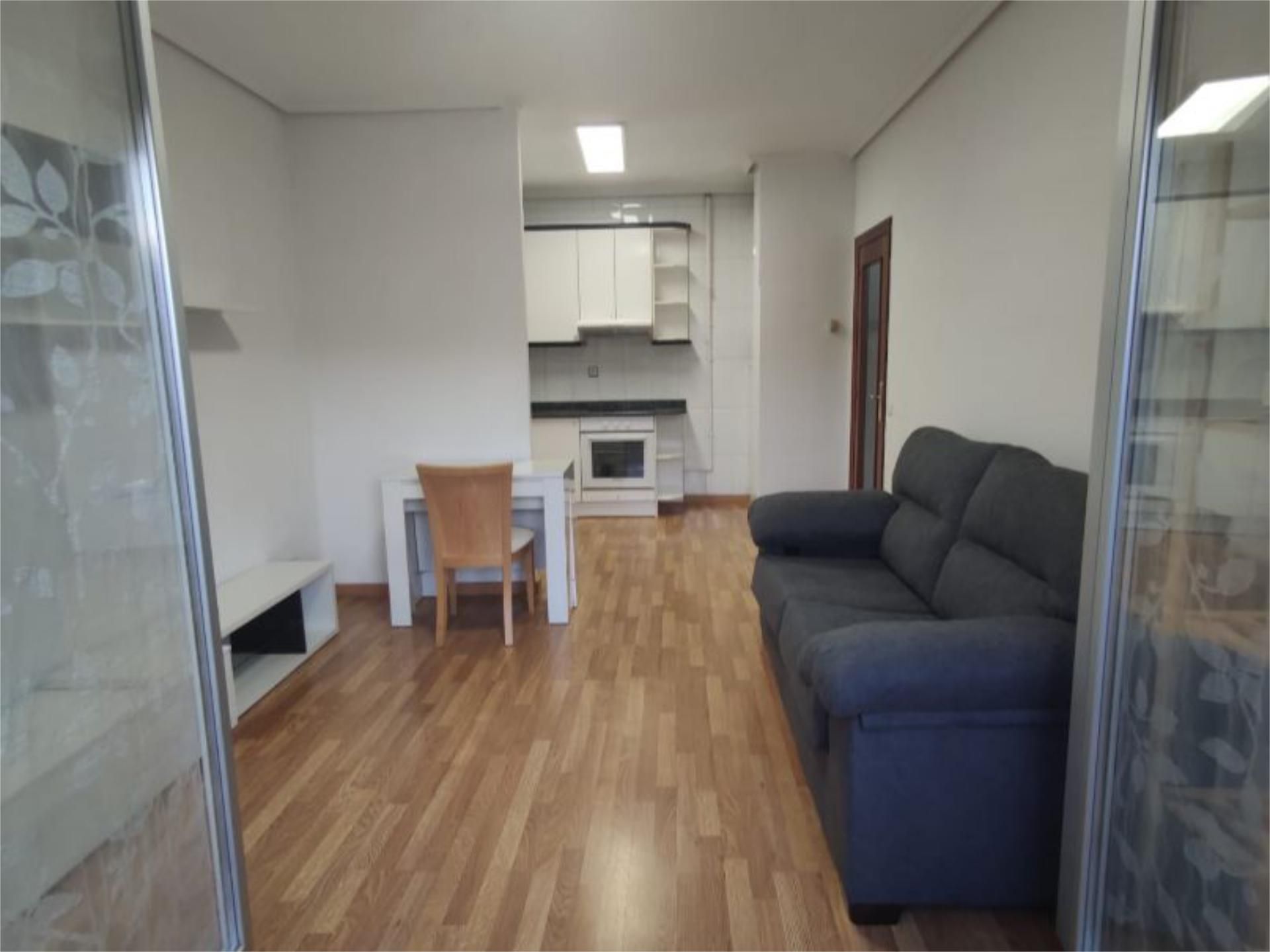 Sala d'estar de Pis de lloguer en  Logroño amb Calefacció, Parquet i Terrassa