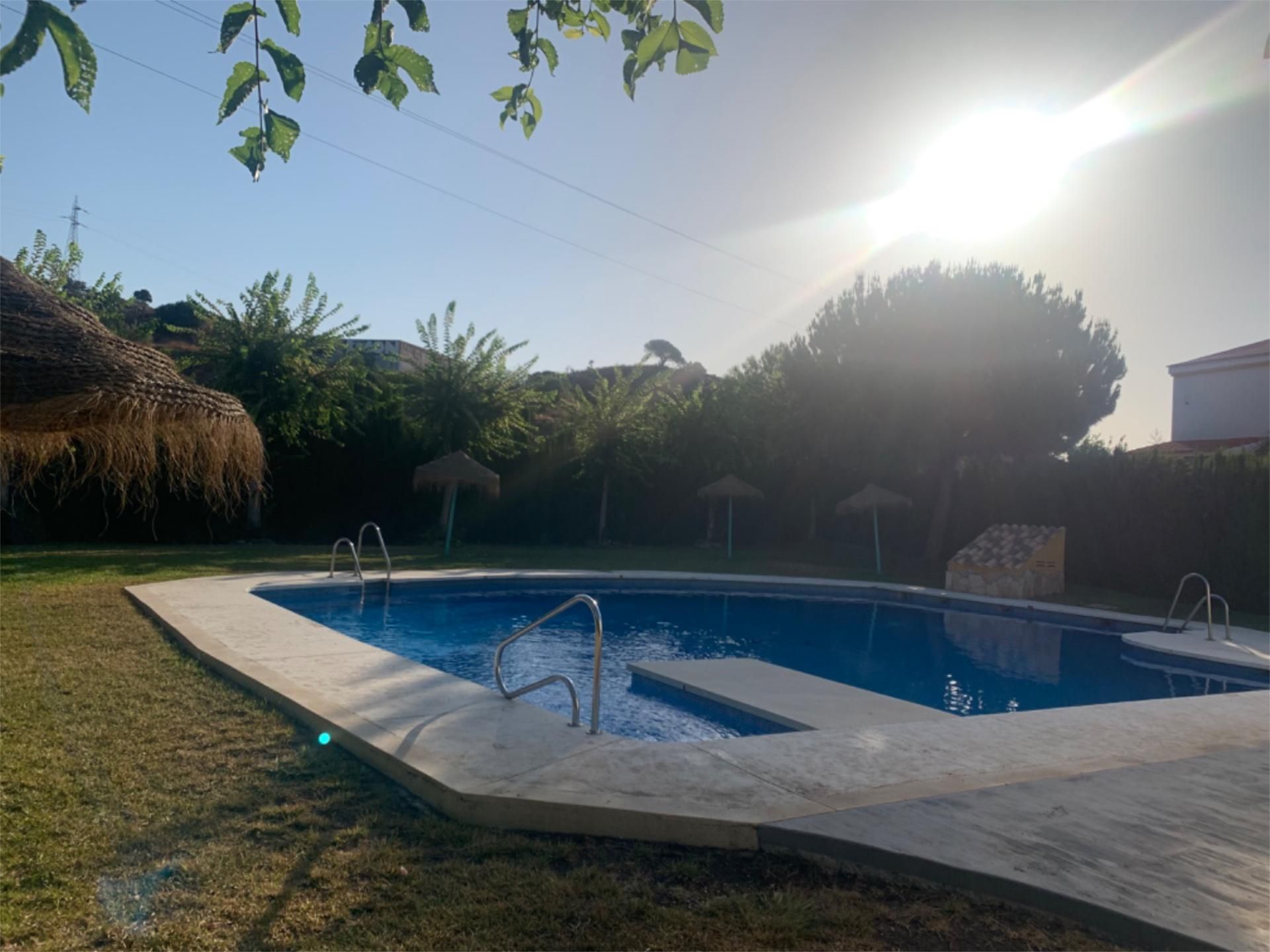 Piscina de Casa adosada de lloguer en Vélez-Málaga amb Aire condicionat, Jardí privat i Terrassa