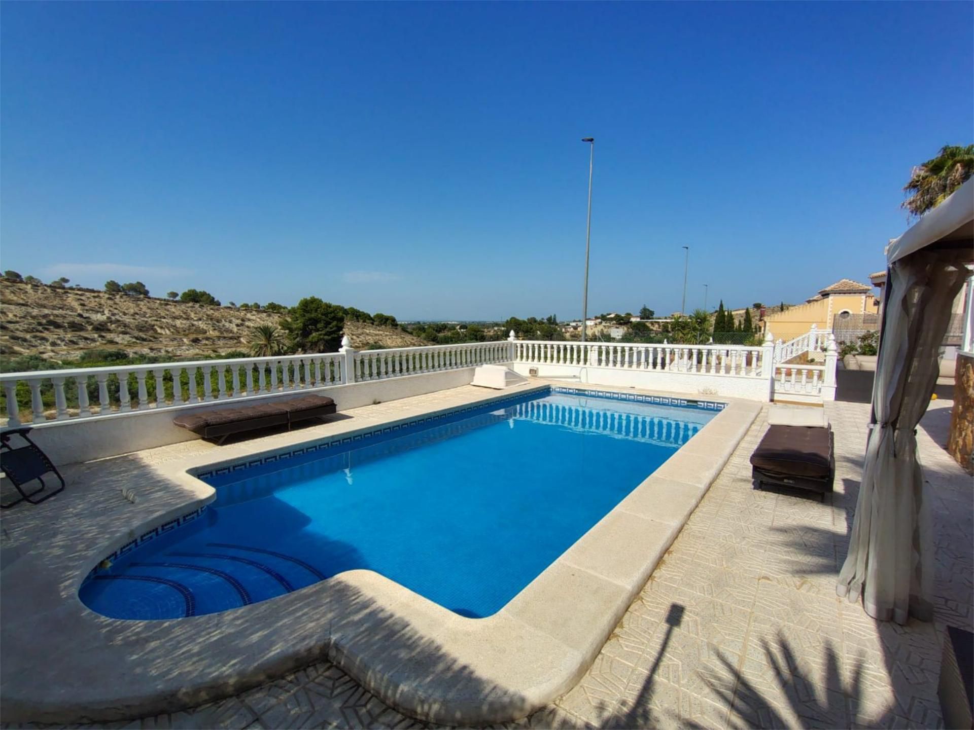 Piscina de Casa o chalet en venta en Bigastro con Aire acondicionado, Calefacción y Jardín privado