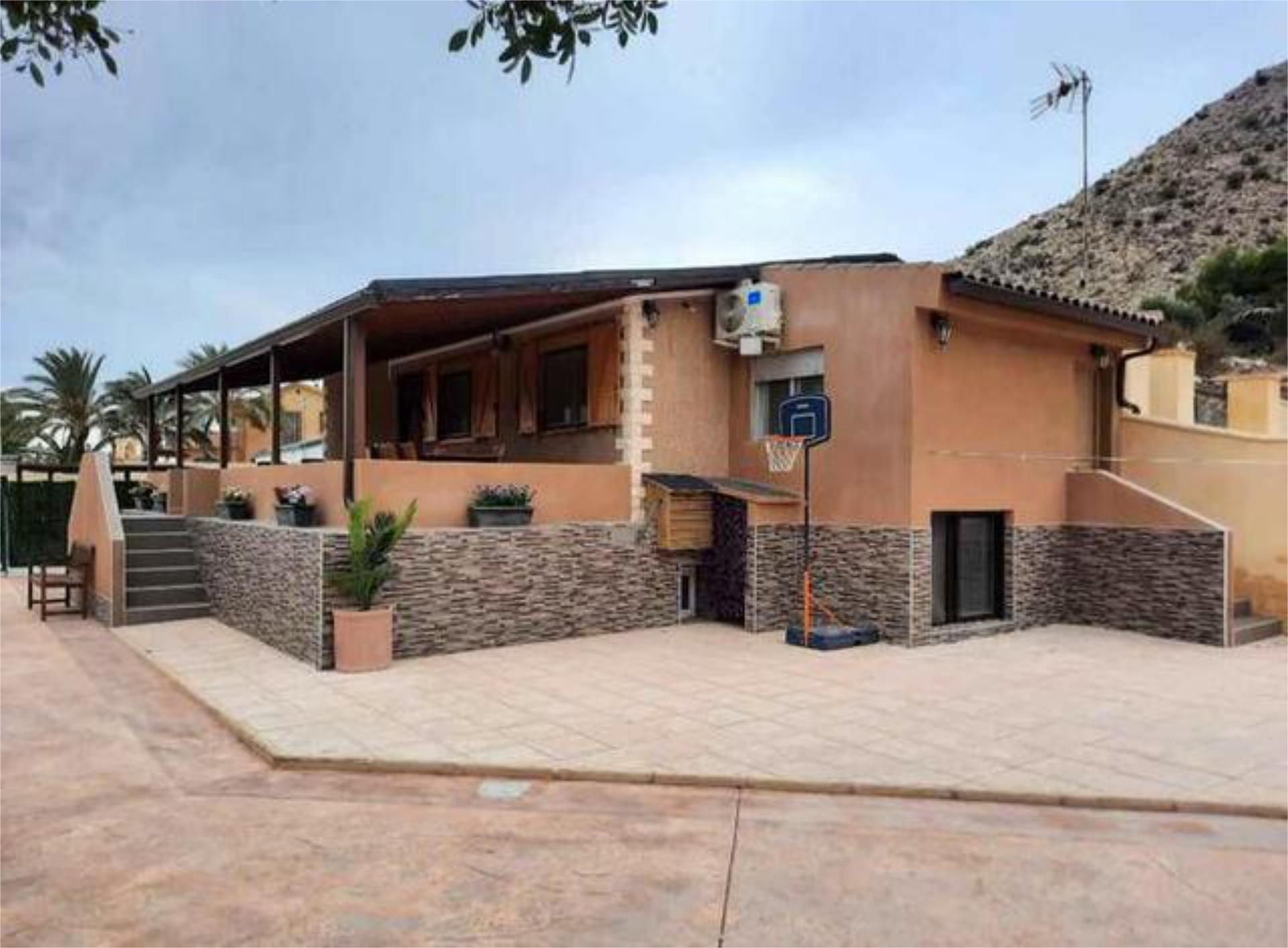 Exterior view of Single-family semi-detached to rent in Elche / Elx  with Terrace and Swimming Pool
