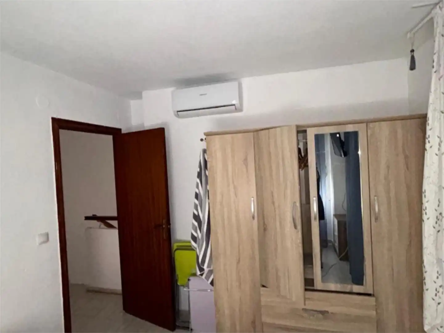 Dúplex en venta en Calle Arquitecto Larramendi, 9, Avenida Habaneras - Curva de Palangre Habitación de Dúplex en venta en Torrevieja con Aire acondicionado, Terraza y Balcón