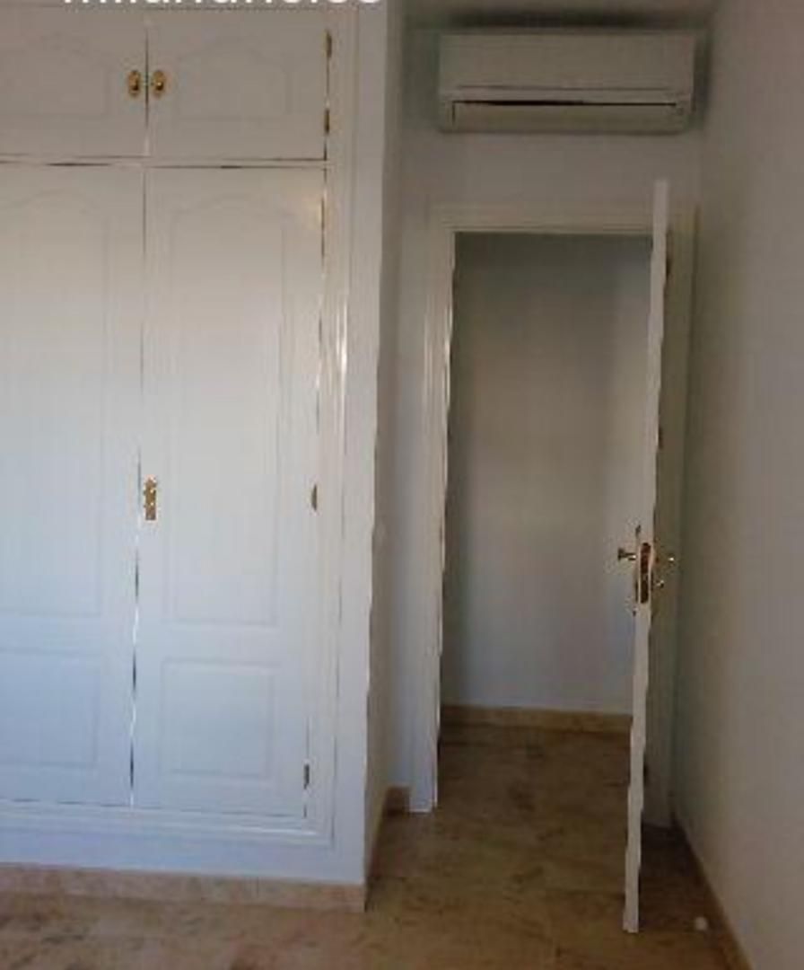 Bedroom of Flat to rent in Ciudad Real Capital  with Air Conditioner, Heating and Parquet flooring