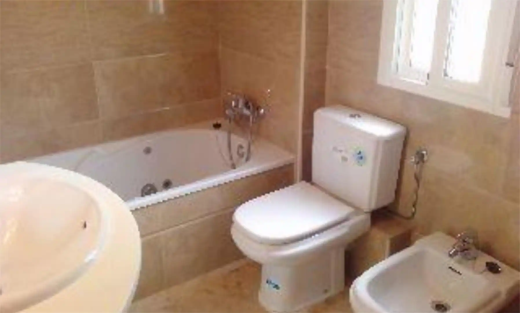 Flat for rent in Calle de la Mata, El Torreón - Los Ángeles - El Pilar Bathroom of Flat for rent in Ciudad Real with Air Conditioner, Heating and Parquet flooring