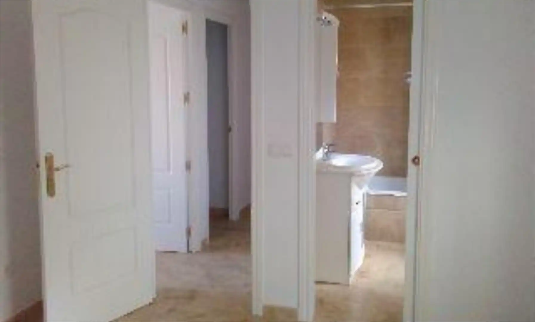 Flat for rent in Calle de la Mata, El Torreón - Los Ángeles - El Pilar Bathroom of Flat for rent in Ciudad Real with Air Conditioner, Heating and Parquet flooring